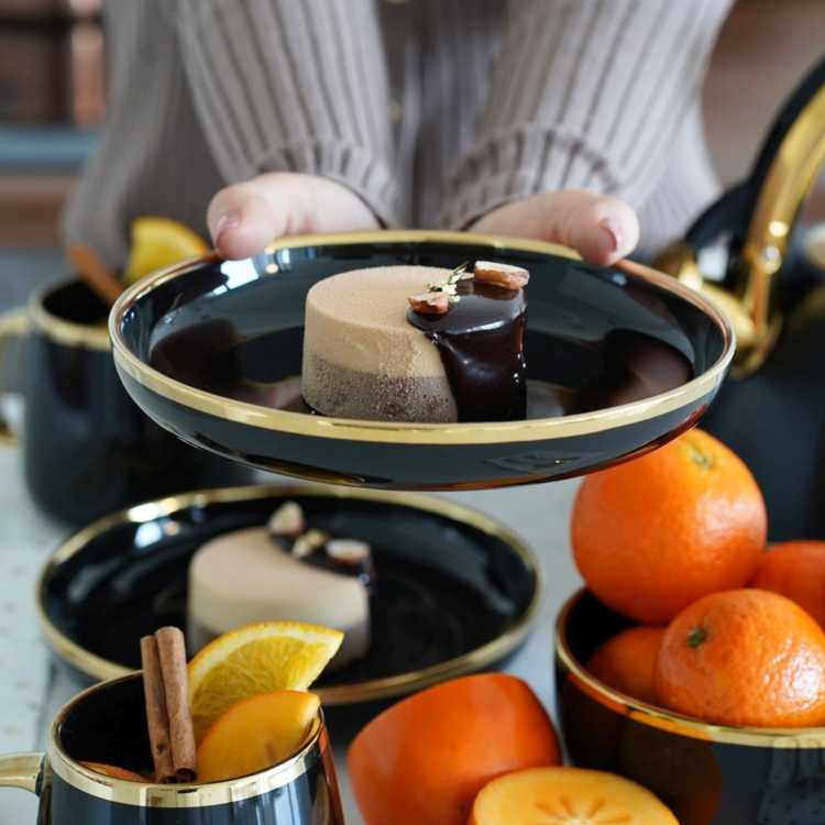 Obrázek pro Dezertní talíř černý GOLD 19cm