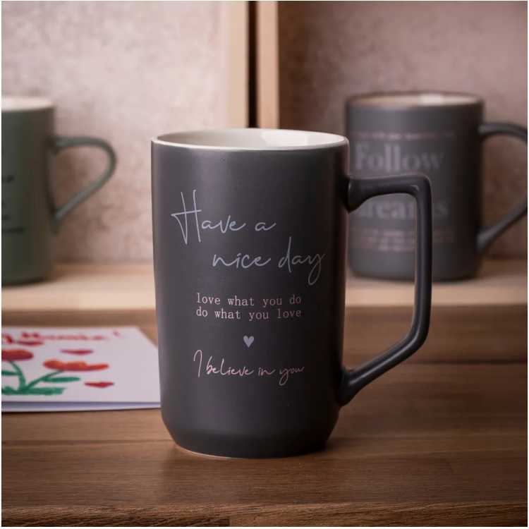 Obrázek pro Porcelánový hrnek 550 ml s inspirativním nápisem „Have a nice day“